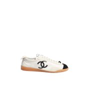 ⁦Calfskin & Embossed Suede Calfskin White & Black⁩ – תמונה ⁦3⁩