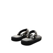 ⁦Charms Thong Sandals – black⁩ – תמונה ⁦6⁩