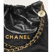 ⁦CHANEL 22 SMALL HANDBAG⁩ – תמונה ⁦4⁩