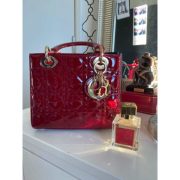 ⁦MEDIUM LADY DIOR BAG CHERRY⁩ – תמונה ⁦4⁩