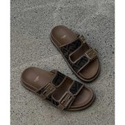 ⁦Fendi Logo Plaque Sandals⁩ – תמונה ⁦5⁩