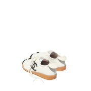 ⁦Calfskin & Embossed Suede Calfskin White & Black⁩ – תמונה ⁦5⁩