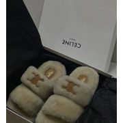 ⁦CELINE FUR SLIDES TRIOMPHE BEIGE/NUDE⁩ – תמונה ⁦2⁩