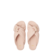 ⁦Pink leather slides⁩ – תמונה ⁦4⁩