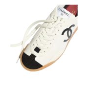 ⁦Calfskin & Embossed Suede Calfskin White & Black⁩ – תמונה ⁦4⁩