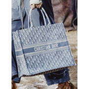 ⁦DIOR TOTE BAG LARGE⁩ – תמונה ⁦4⁩