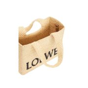 ⁦Small LOEWE Font tote in raffia⁩ – תמונה ⁦4⁩