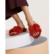 ⁦Oran Sandal With Red Fur⁩ – תמונה ⁦2⁩