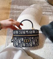 ⁦Montaigne Mini Vanity Case⁩ – תמונה ⁦7⁩