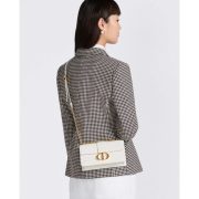 ⁦Montaigne East-West Bag with Chain 30⁩ – תמונה ⁦4⁩