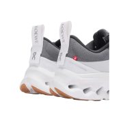 ⁦On Running x Loewe – Black & White⁩ – תמונה ⁦2⁩