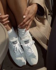 ⁦Plume suede sneakers⁩ – תמונה ⁦2⁩